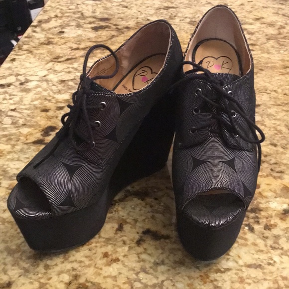 Penny Loves Kenny Platform Shoes, size 7.5. - Picture 5 of 7